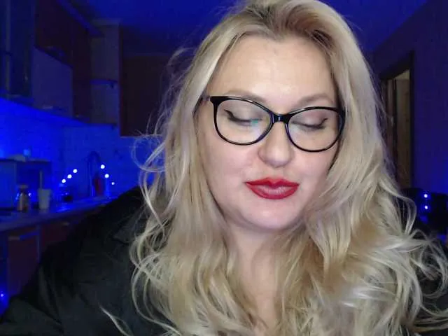 WifeyNusha from BongaCams