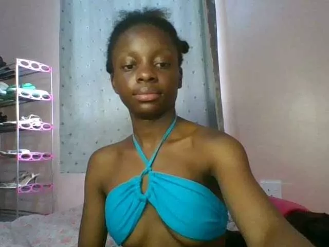 Xoxoteshy from BongaCams