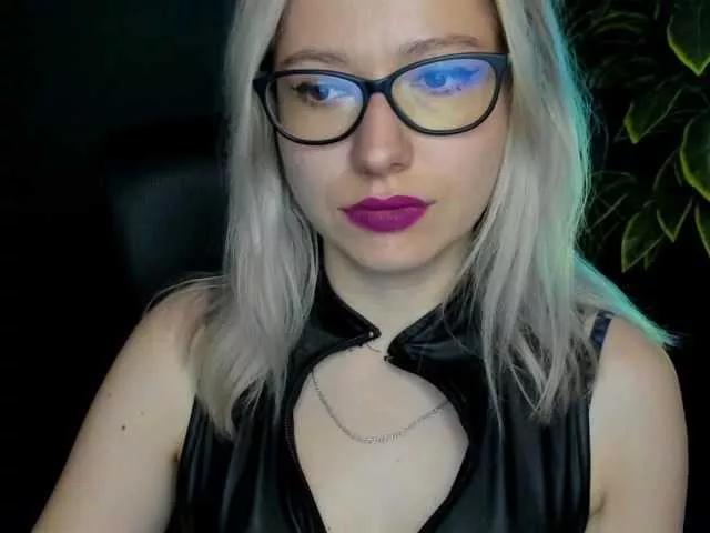 xxHeidiLove from BongaCams