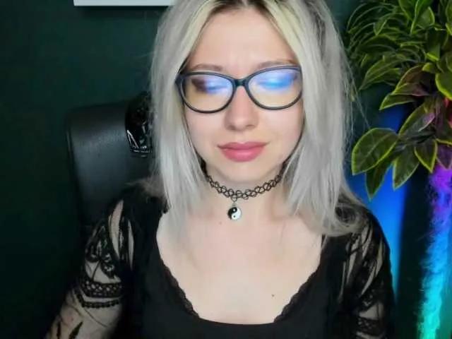 xxHeidiLove from BongaCams