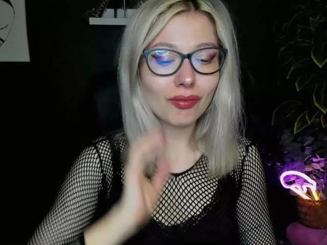 xxHeidiLove from BongaCams