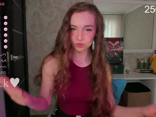 YonaBones from BongaCams