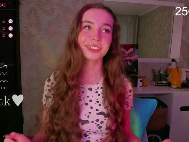 YonaBones from BongaCams