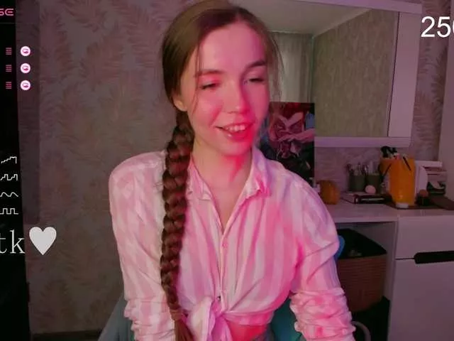 YonaBones from BongaCams