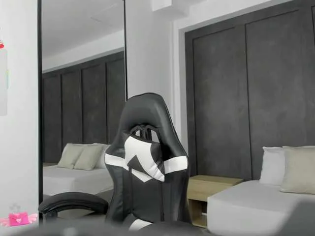 Yosselin23 from BongaCams