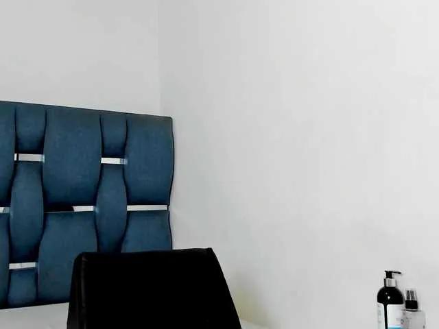 yourwife-anna from BongaCams is Freechat