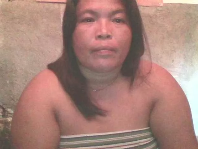 Yummypussy432 from BongaCams