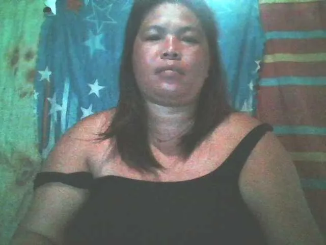 Yummypussy432 from BongaCams