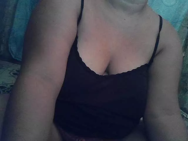 Yummypussy432 from BongaCams