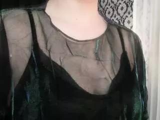 adeelinee from CamSoda