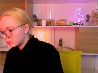 adeli-di from CamSoda is Freechat