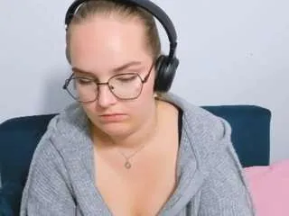 Alicejuicy from CamSoda