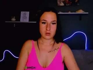 alma-black1 from CamSoda is Freechat