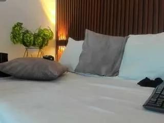 alma-fenix from CamSoda