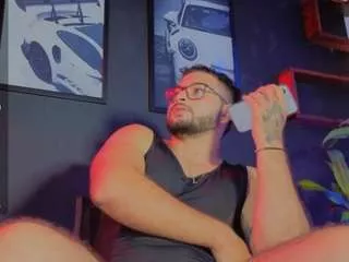 Andrew-brownn from CamSoda