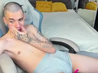 Andrewclar from CamSoda