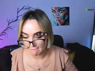 angel-void from CamSoda is Freechat