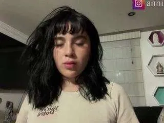 annie-snow from CamSoda is Freechat