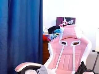 annmikely from CamSoda is Freechat