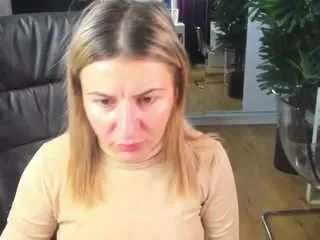 arilovee from CamSoda is Freechat