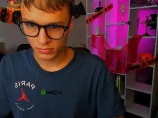 ash-raven from CamSoda is Freechat