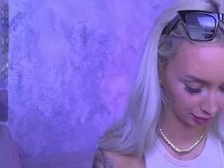bambikayy from CamSoda