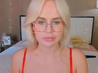 bellatip from CamSoda