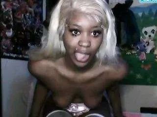 bigstarzi from CamSoda is Freechat