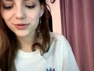 clairebaker from CamSoda is Freechat
