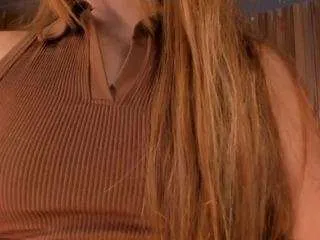 Conniehot from CamSoda