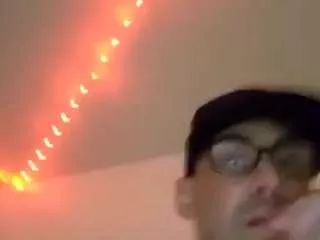 Cumzzz2012 from CamSoda