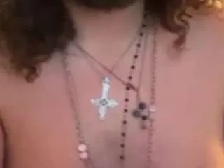 Damagedacousticslast943 from CamSoda