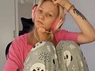dorettabelding from CamSoda is Freechat