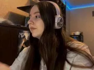 Elvinacoyner from CamSoda