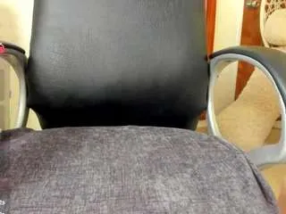 emaarosse from CamSoda is Freechat