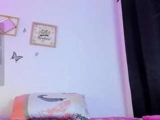 emma-rogerss from CamSoda is Freechat