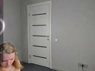 essie-fanning from CamSoda