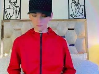 Estebanisaza from CamSoda