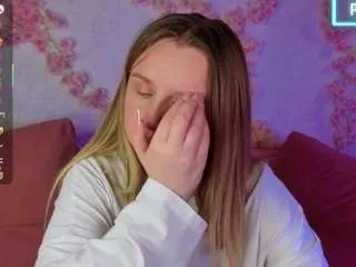 evelyn-limi from CamSoda is Freechat