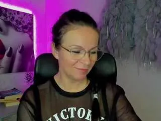 Glamhelen from CamSoda