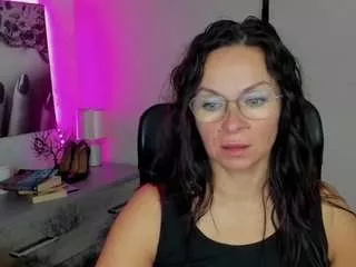 Glamhelen from CamSoda