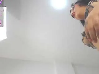 issa-bella18 from CamSoda is Freechat