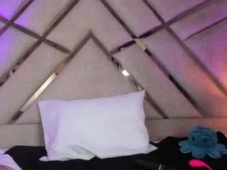 jadewhitee from CamSoda is Freechat