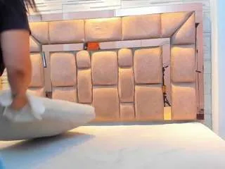 kiara-cowell from CamSoda is Freechat