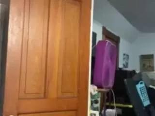 kinkybidresser14 from CamSoda