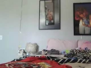 kittytoezzz from CamSoda is Freechat