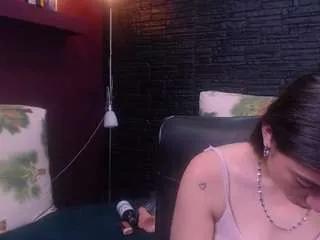 lizzie-collins from CamSoda is Freechat