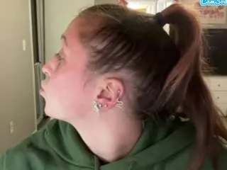 lovestobespoiled245 from CamSoda is Freechat