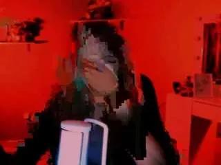 luna-berryy from CamSoda is Freechat