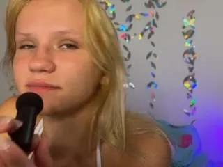 lxsundollyxl from CamSoda is Freechat
